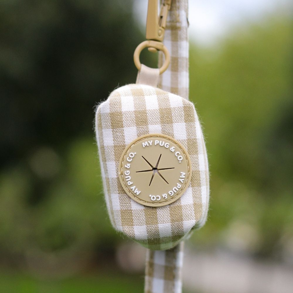 Porta bolsas Vichy para perros de My Pug & Co