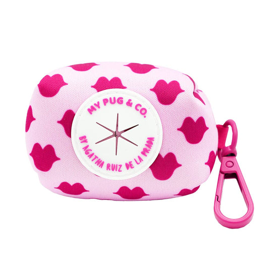 Kiss Bag Holder by Agatha Ruiz de la Prada