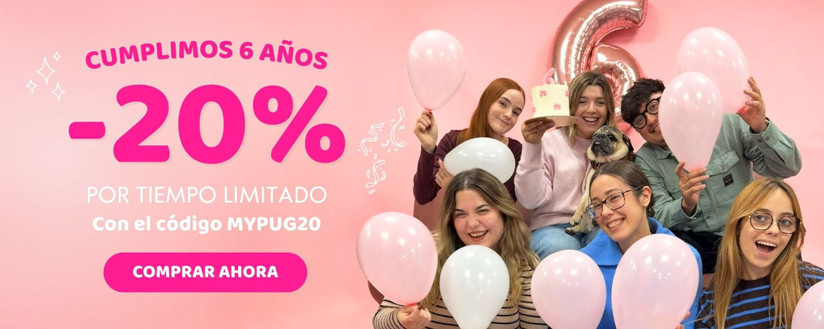 Nueva colección My Pug & Co by Agatha Ruiz de la Prada: dos perros con arneses de estrellas rosa y azul